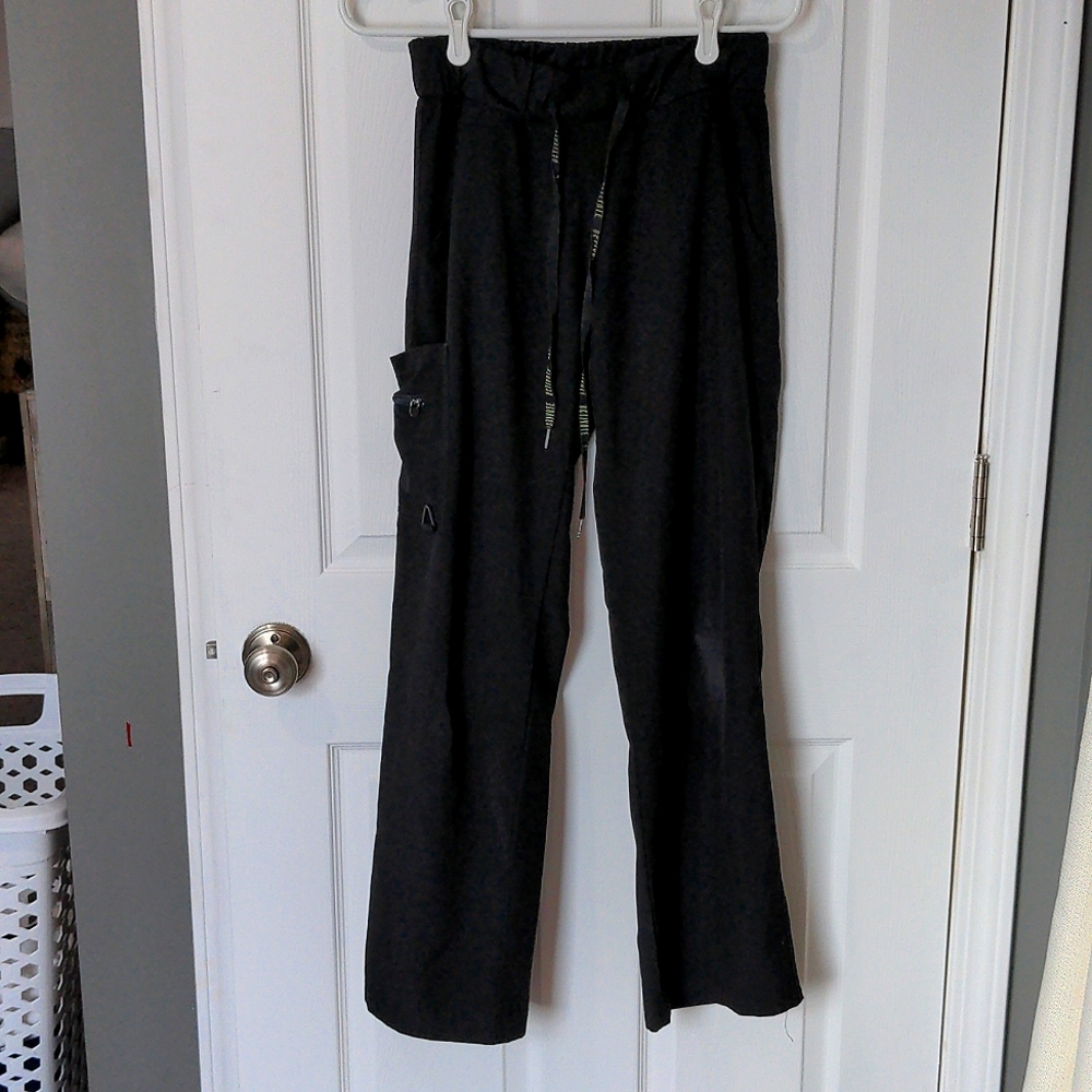 Black Med couture scrub pants. Small